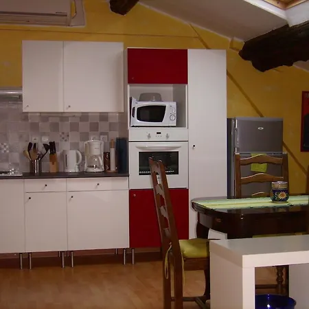 בית נופש Maison Iris Villeneuve-lès-Montréal