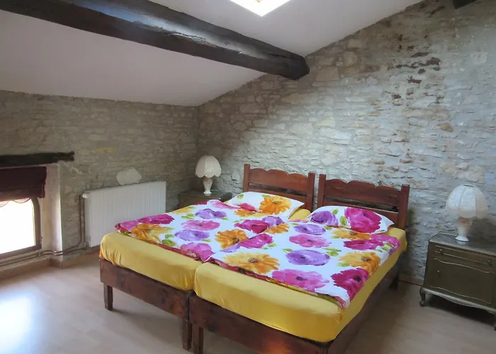 Maison Iris Nyaraló